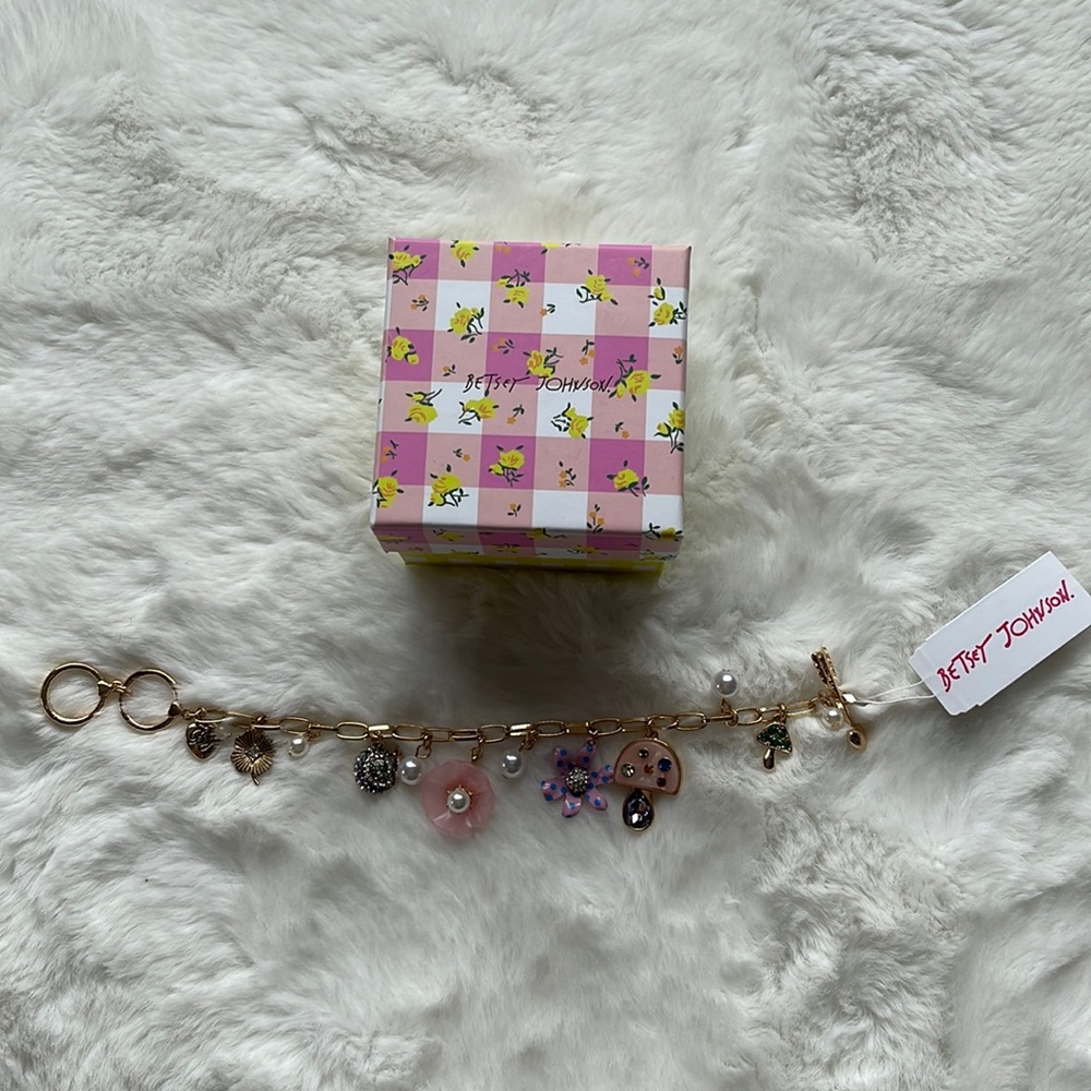NWT Betsey Johnson charm bracelet